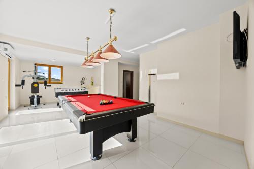Villa Palatium for 14 people in Fazana with sauna & jacuzzi only 800 meters from the beach