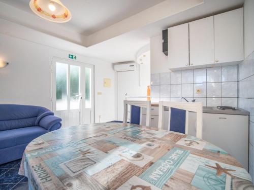 Apartment Plavi by Interhome