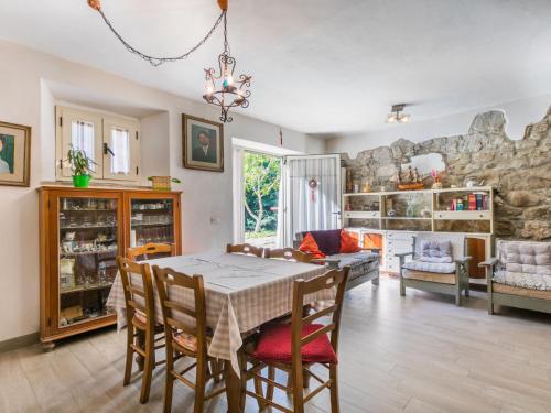 Χώρος καθιστικού στο Holiday Home Il Mulinaccio by Interhome