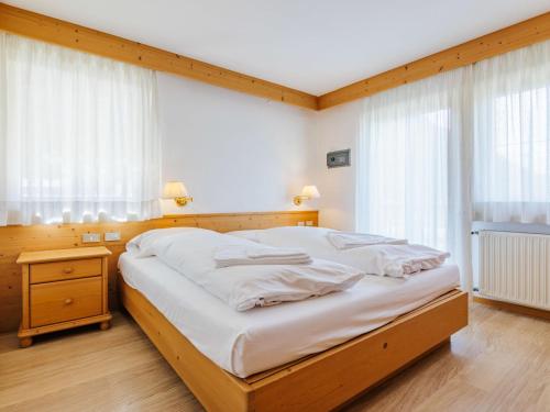 Postel nebo postele na pokoji v ubytování Apartment Ardoney-2 by Interhome