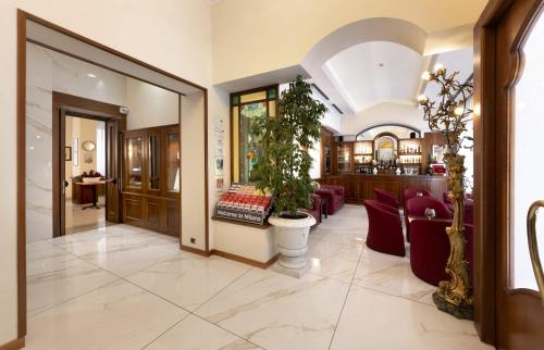Lancaster Hotel photo 51
