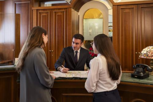 Lancaster Hotel photo 47