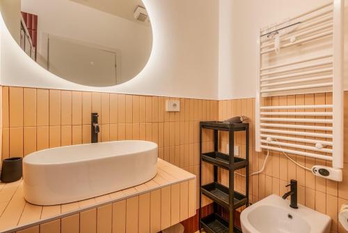 1 from metro-new luxury studio-Pta Venezia 7