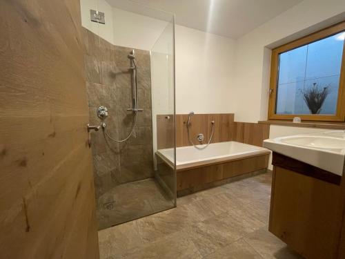 Ένα μπάνιο στο Bergappartement Talblick