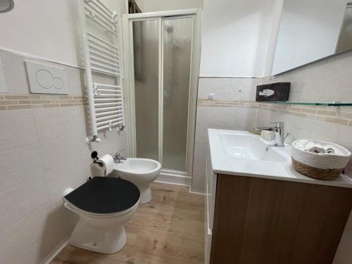 Koupelna v ubytování Rosina's Little Apartment