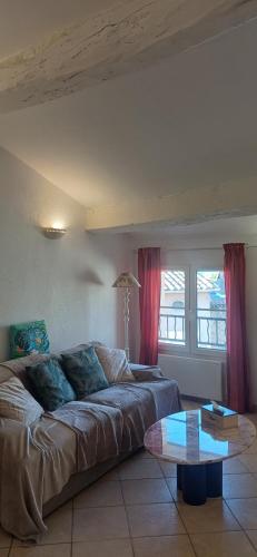 Duplex de charme avec terrasse au coeur du village