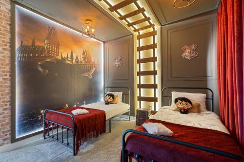 Voodi või voodid majutusasutuse StoreyLake 5Bd Pool 5min walking Clubhouse toas