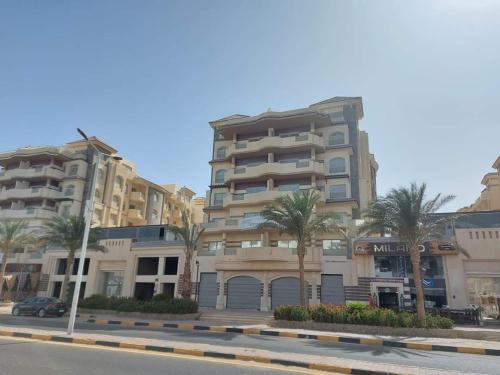 Florenza Khamsin Sea front