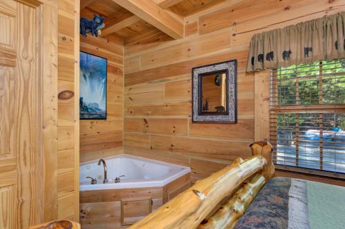 Phòng tắm tại Appalachian Joy By Avada Properties