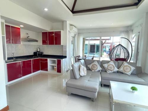 Kuchyň nebo kuchyňský kout v ubytování 2 private pool villa 4 bedroom 6 bath can sleep 10