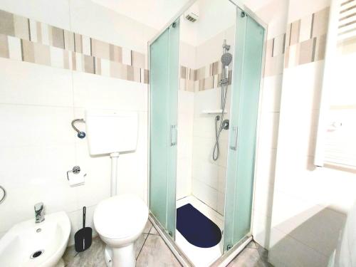 Ένα μπάνιο στο Novara Cozy-Suite