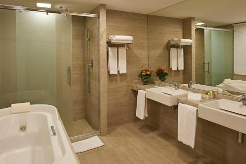 Ванная комната в Regency Barra Hotel