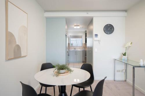 Gallery image of Relax in Style Central Taupo Apartment in Taupo