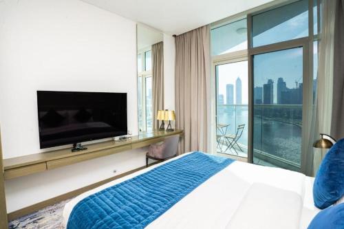 Luxury Canal View Studio with Pool Damac Maison Prive