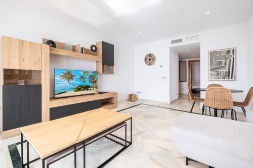Las Arenas 18-L Apartment Levante Beach