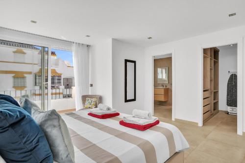 Casa Adriana - Marbellamar Modern Townhouse by Finest Rentals