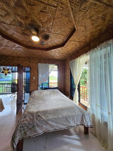 Ένα ή περισσότερα κρεβάτια σε δωμάτιο στο Cruisers Villa Ysay 2