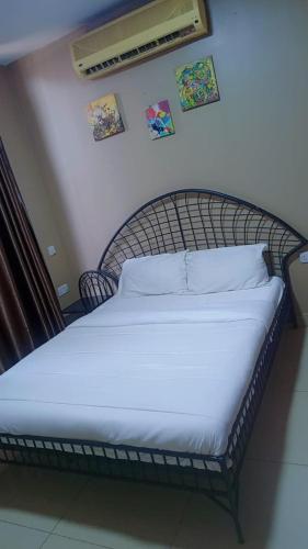 Una cama o camas en una habitación de Morgan suites