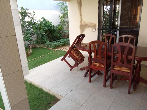 Maison d'hôtes lex के बाहर एक बगीचा