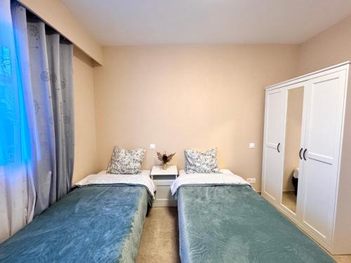 Appartement moderne 3 pièces climatisé avec balcon, plage à 2 min