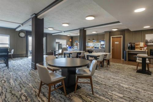 Η κουζίνα ή μικρή κουζίνα στο Best Western Dawson Creek