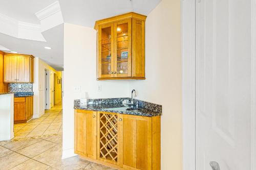 Η κουζίνα ή μικρή κουζίνα στο Belmont Towers 305