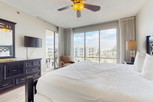 Ένα ή περισσότερα κρεβάτια σε δωμάτιο στο High Pointe 3333