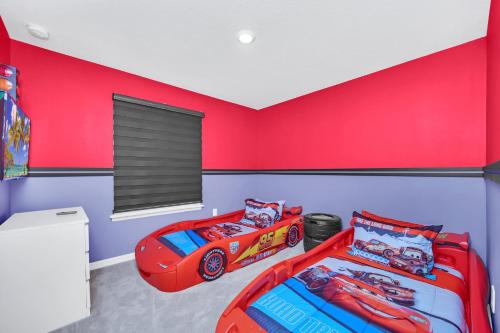 Stylish 5BR Home with Mickey & Cars Rooms photo 5