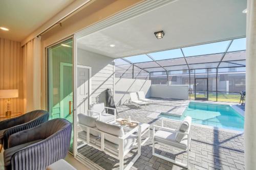Stylish 5BR Home with Mickey & Cars Rooms photo 23