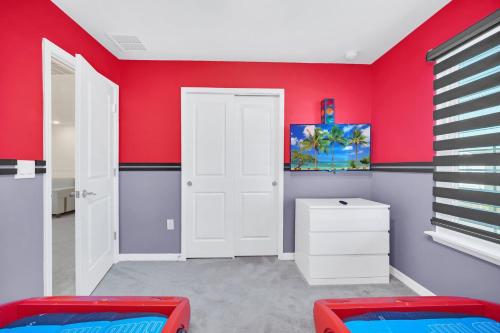 Stylish 5BR Home with Mickey & Cars Rooms photo 45