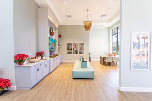 Stylish 5BR Home with Mickey & Cars Rooms photo 57
