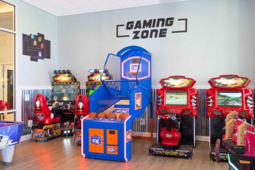 Stylish 5BR Home with Mickey & Cars Rooms photo 60
