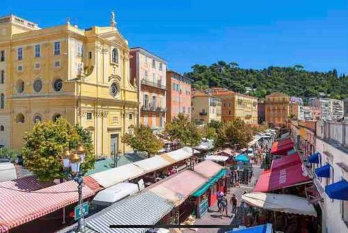 Au cœur du Vieux Nice, superbe studio refait à neuf