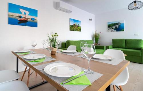 Χώρος καθιστικού στο Awesome Home In Privlaka