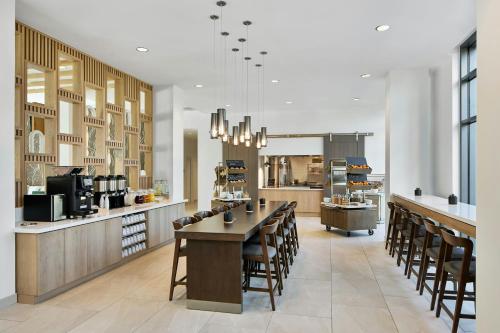 Η κουζίνα ή μικρή κουζίνα στο Element Wilmington