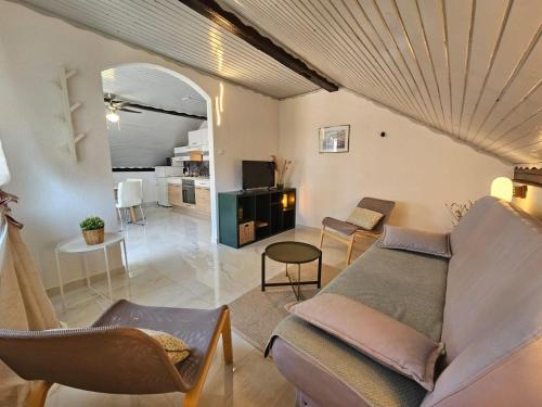 Apartments with parking space Vodice - 15228