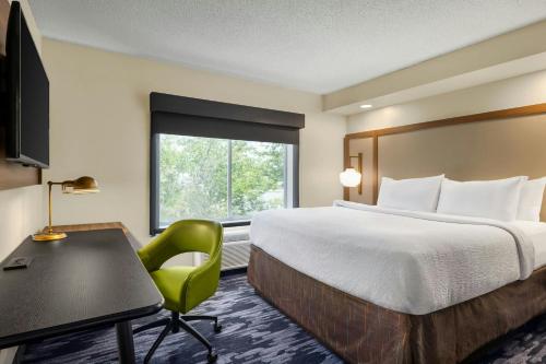 Postel nebo postele na pokoji v ubytování Fairfield Inn & Suites Hattiesburg / University