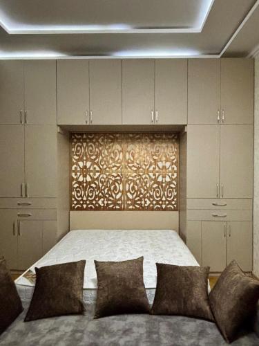 Spacious Modern Studio near Premier Palace hotel