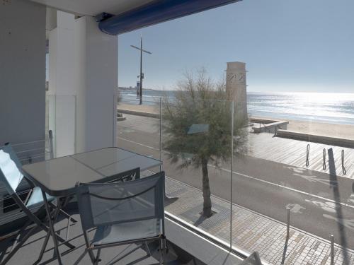 Appartement 2* face mer avec balcon et garage - Centre-ville Sables d'Olonne - FR-1-197-367