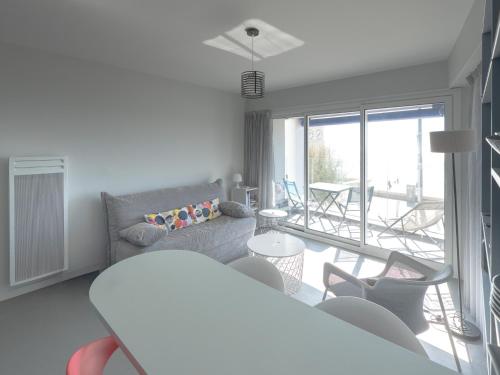 Appartement 2* face mer avec balcon et garage - Centre-ville Sables d'Olonne - FR-1-197-367