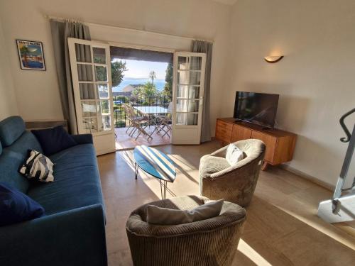 Appartement avec mezzanine et piscine, animaux acceptés, parking privé à Sainte-Maxime