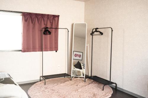 Vinyl Stay - spacious local apartment