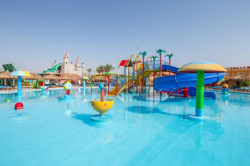 a large pool with a water park with a water slide at Pickalbatros Aqua Blu Sharm El Sheikh in Sharm El Sheikh