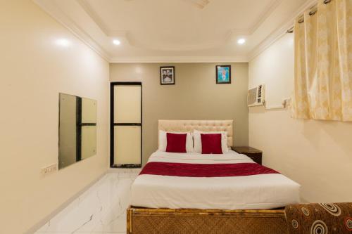 ムンバイにあるHotel Stay Land Inn Versovaのギャラリーの写真