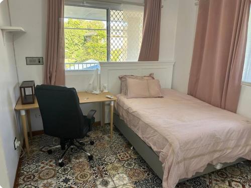 Mains Rd only share bathroom with one room M3