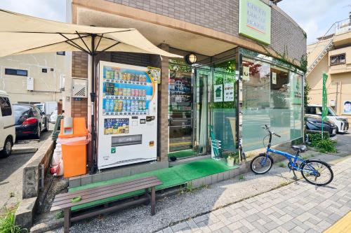 鹿児島市にあるグリーンゲストハウスの店前駐輪