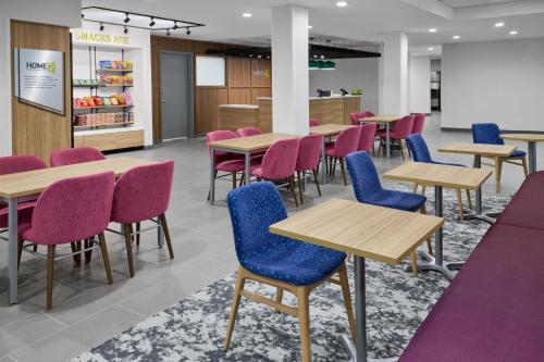 Χώρος καθιστικού στο Home2 Suites By Hilton Frankenmuth