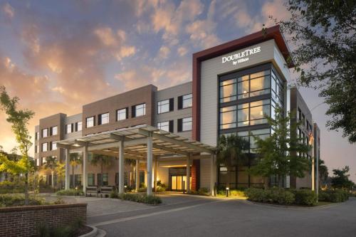 a rendering of a office building at DoubleTree by Hilton Charleston Riverview in Charleston