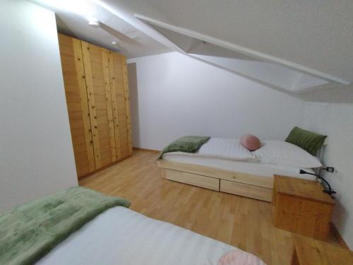 Postel nebo postele na pokoji v ubytování Lux-Apartment Böblingen