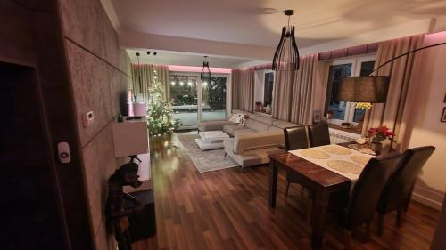 APARTAMENT POD ŚLIWKAMI